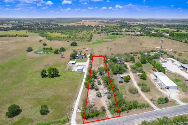 7074 State Hwy 123, Seguin, TX 78155-1021