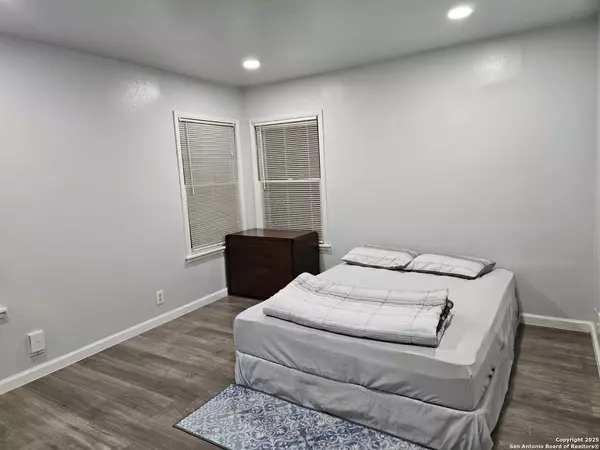San Antonio, TX 78209,302 Blakeley