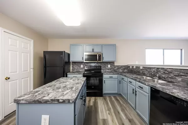 San Antonio, TX 78245,9803 Amber Breeze