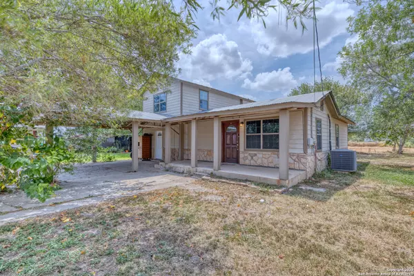 98 Guayacan, Carrizo Springs, TX 78834