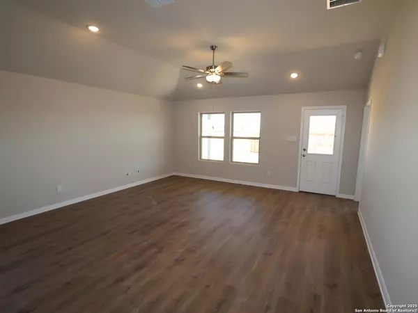 San Antonio, TX 78222,5051 Agave Blue Lane