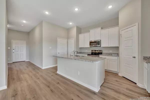 Seguin, TX 78155,1133 Limestone Ridge