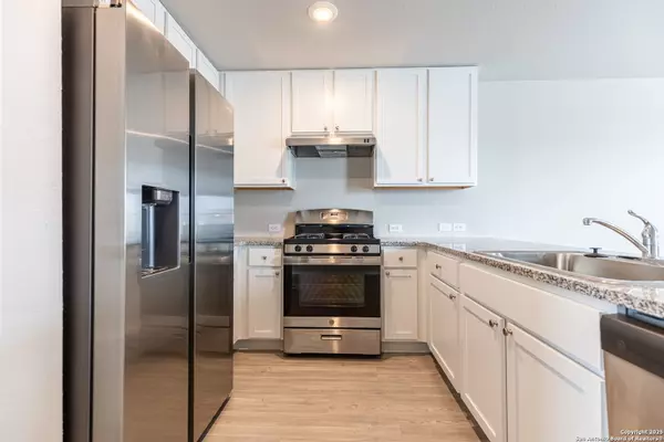 Converse, TX 78109,10631 McClintock