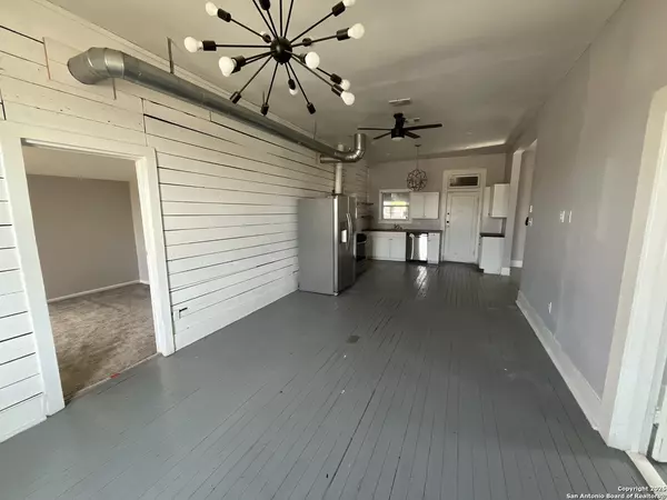 San Antonio, TX 78208,2259 Interstate 35