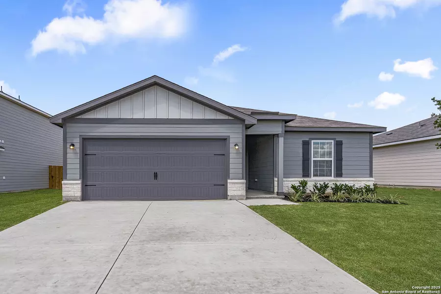 16005 Cabana Drive, Lytle, TX 78052