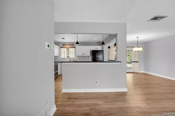 San Antonio, TX 78218,8211 Berrycreek