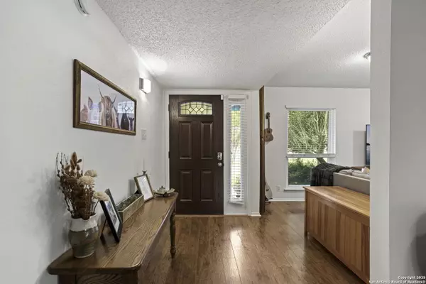 San Antonio, TX 78247,5334 Walnut Vista