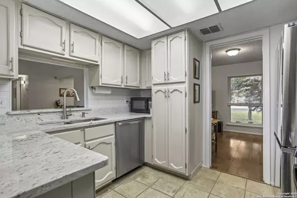 San Antonio, TX 78247,5334 Walnut Vista