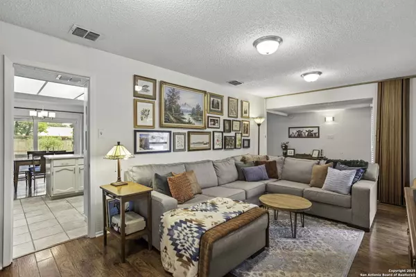 San Antonio, TX 78247,5334 Walnut Vista