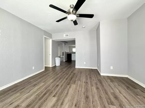 San Antonio, TX 78201,1611 La Manda