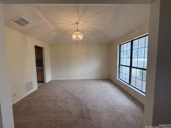 Windcrest, TX 78239,5910 Crescent Falls