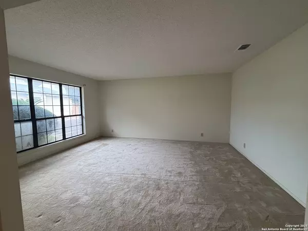 Windcrest, TX 78239,5910 Crescent Falls