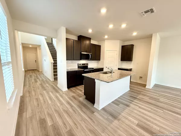 Seguin, TX 78155,433 Panther