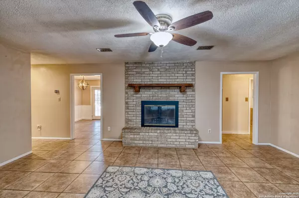 Uvalde, TX 78801,112 N Bluebonnet