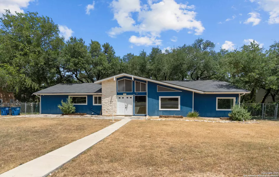 3019 Lakeview Dr, Canyon Lake, TX 78133-6381