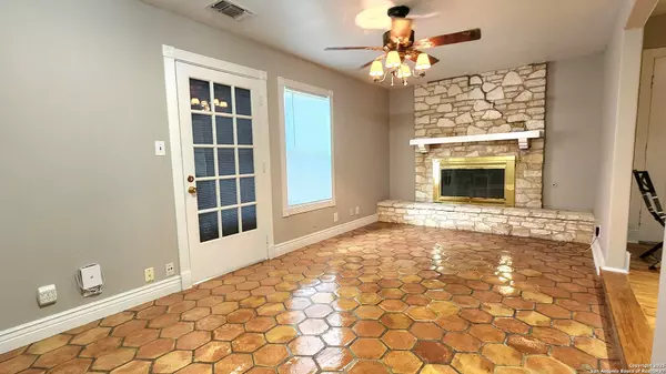 San Antonio, TX 78213,618 storeywood