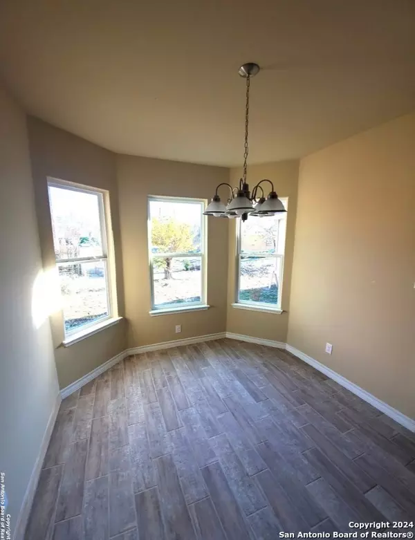 Universal City, TX 78148-4411,220 BYRD BLVD