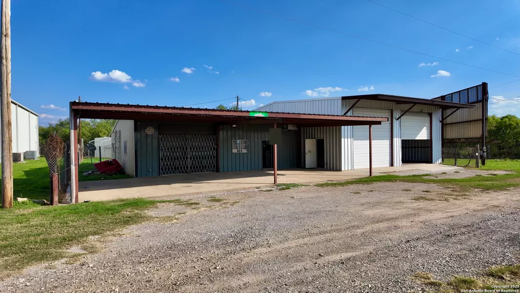 4060 I-35 North, Natalia, TX 78059