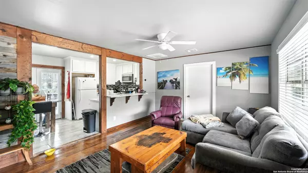 New Braunfels, TX 78130,695 Albert