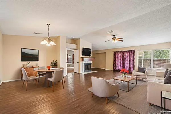 San Antonio, TX 78240,10338 Country Vista