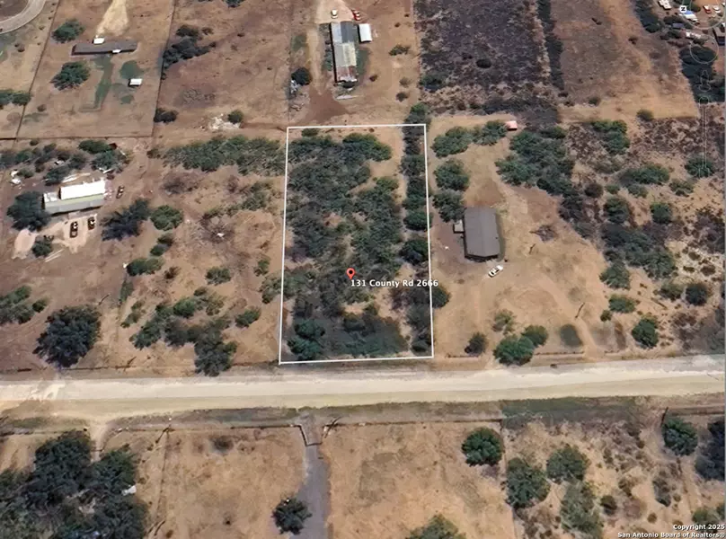 131 County Road 2666, Devine, TX 78016
