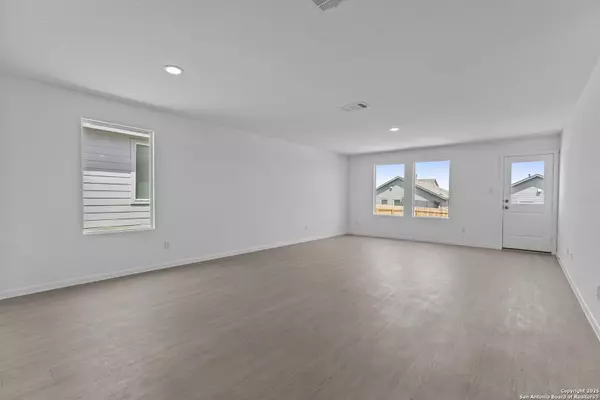 Floresville, TX 78114,108 Autumn Trail