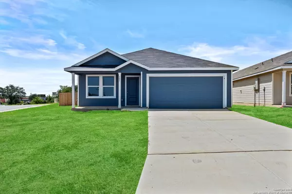 Floresville, TX 78114,101 Autumn Trail