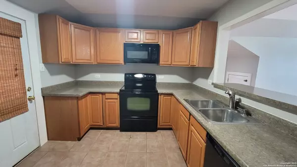 San Antonio, TX 78210-1638,113 VITRA PL UNIT 2