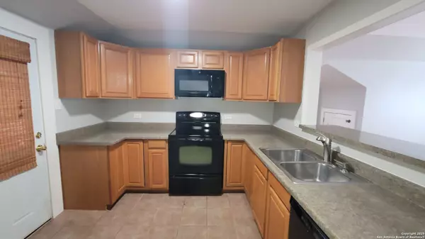 San Antonio, TX 78210-1638,113 VITRA PL UNIT 2