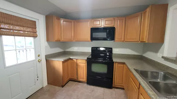 San Antonio, TX 78210-1638,113 VITRA PL UNIT 2