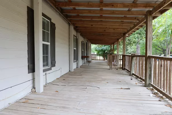 Pleasanton, TX 78064,1502 Live Oak St