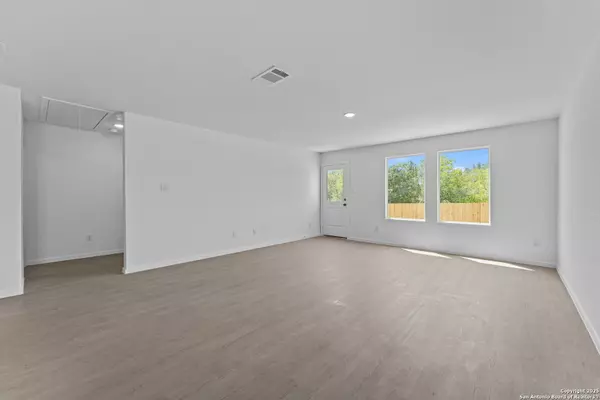 Floresville, TX 78114,109 Autumn Trail