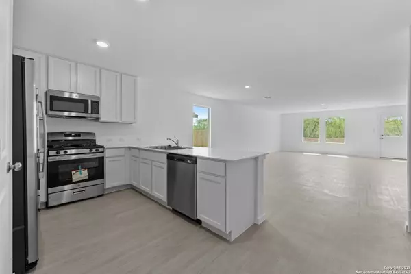 Floresville, TX 78114,145 Autumn Trail