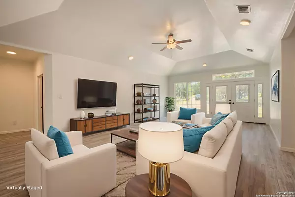 Hondo, TX 78861,423 County Road 2471