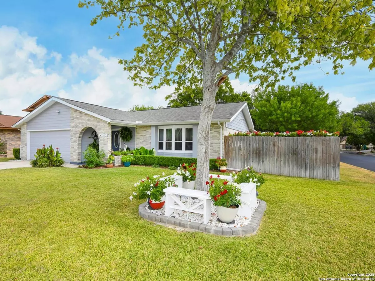 San Antonio, TX 78247,5302 Walnut Vista