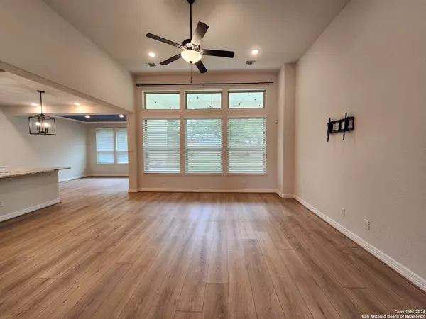 New Braunfels, TX 78130-6516,644 TREETOP PASS