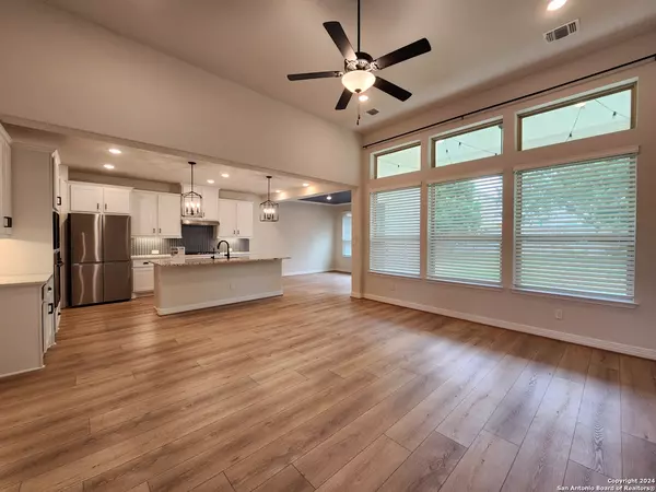 New Braunfels, TX 78130-6516,644 TREETOP PASS