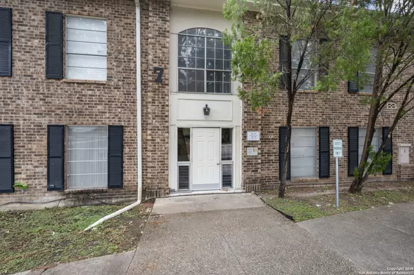 1819 Babcock Rd UNIT 704, San Antonio, TX 78229