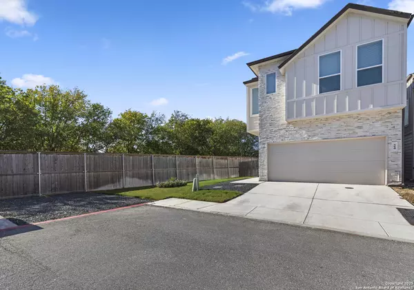 San Antonio, TX 78240,8851 Oakland Rd #24