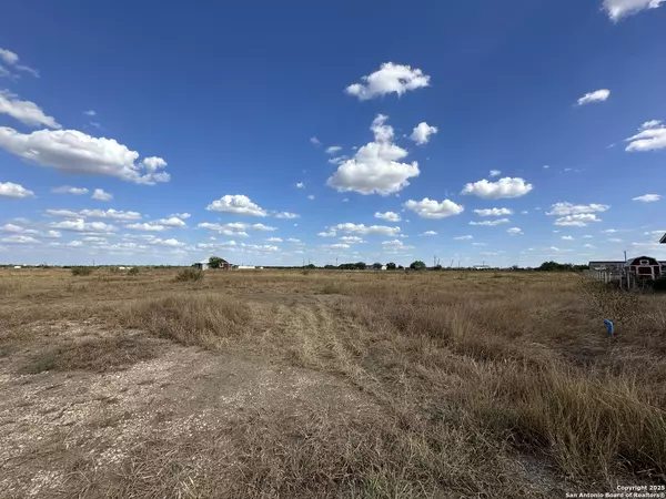Jourdanton, TX 78064,2267 CR 430