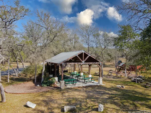 Helotes, TX 78023,437 Private Rd 1706
