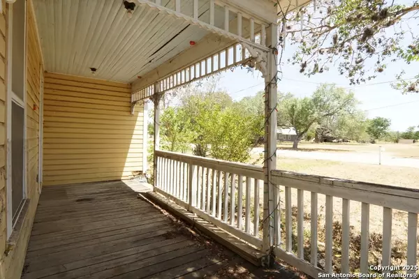 Devine, TX 78016,705 N Windy Knoll