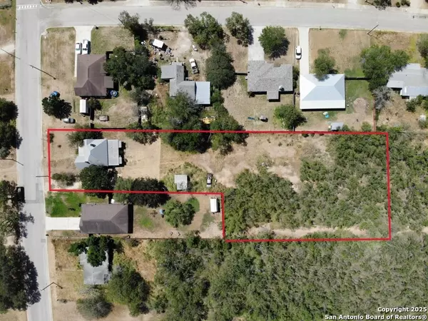 Devine, TX 78016,705 Windy Knoll