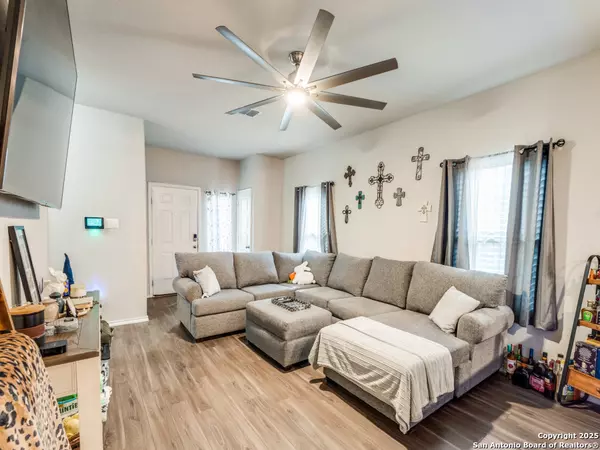 Converse, TX 78109,10427 beachball