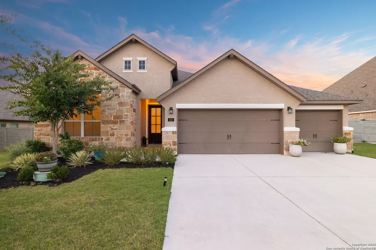 New Braunfels, TX 78132,552 Chinkapin