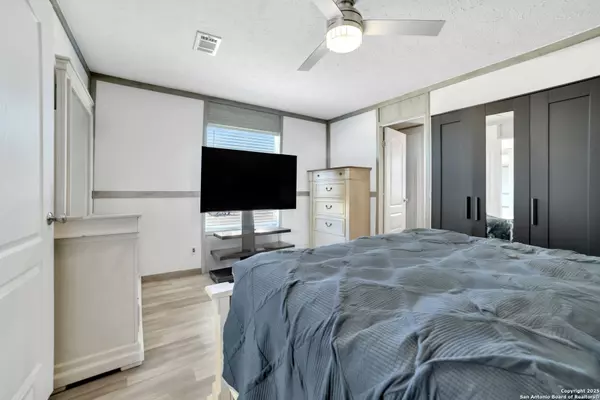 Lytle, TX 78052,77 Cielo