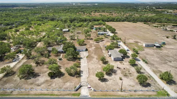 13709 Henze Rd, San Antonio, TX 78223