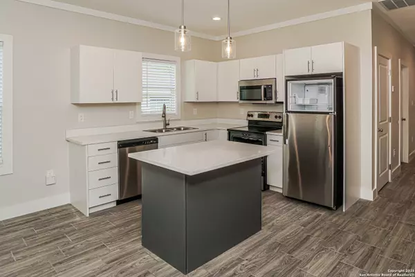 San Antonio, TX 78237,422 Azucena