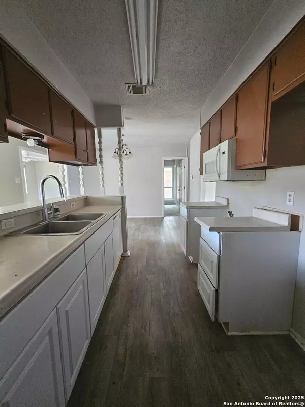 Live Oak, TX 78233,7501 Leafy Hollow