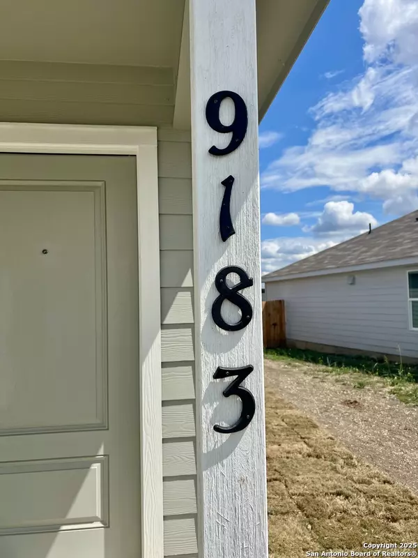 Seguin, TX 78155,9183 Colonel Trail